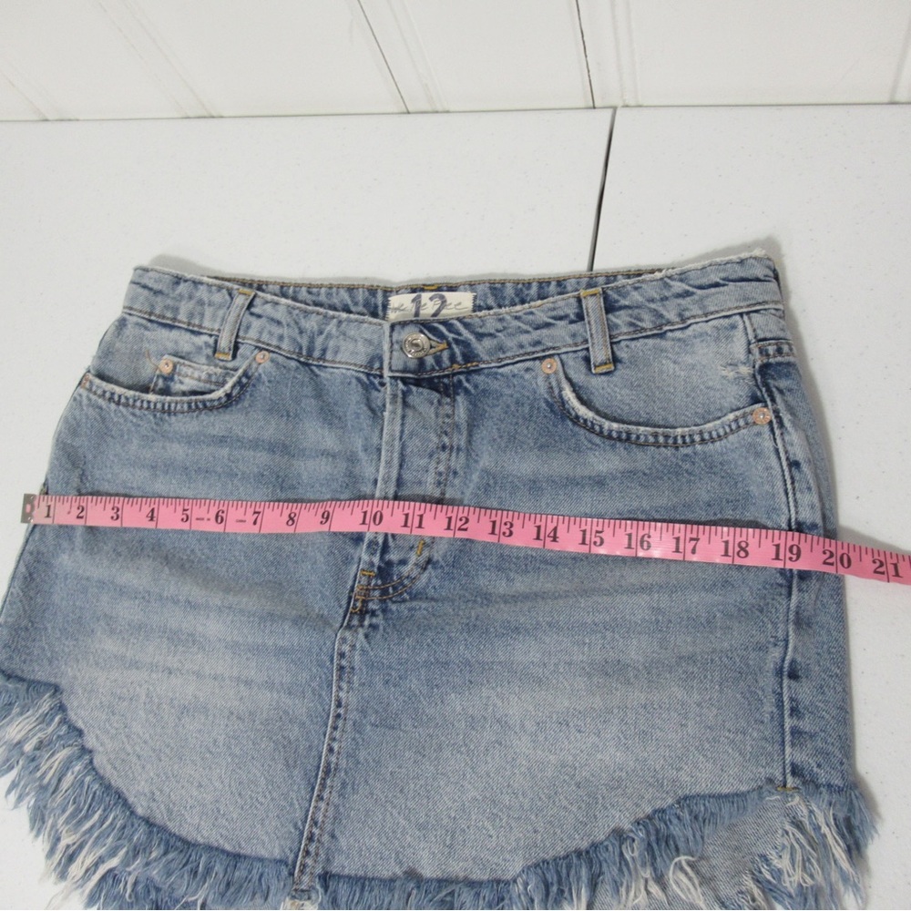 Free People We The Free Frayed Denim Mini Skirt Size 12 - Picture 11 of 12